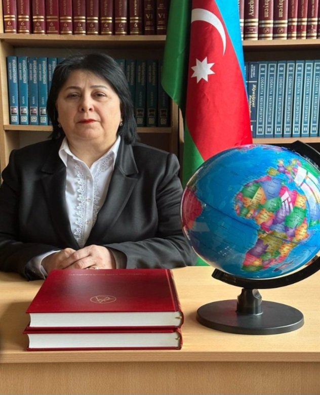 Ofelya Məmmədova : 99 Nömrəli Tam Orta Məktəbin Direktoru – Təhsilin İnkişafında Lider İdarəçiliyi