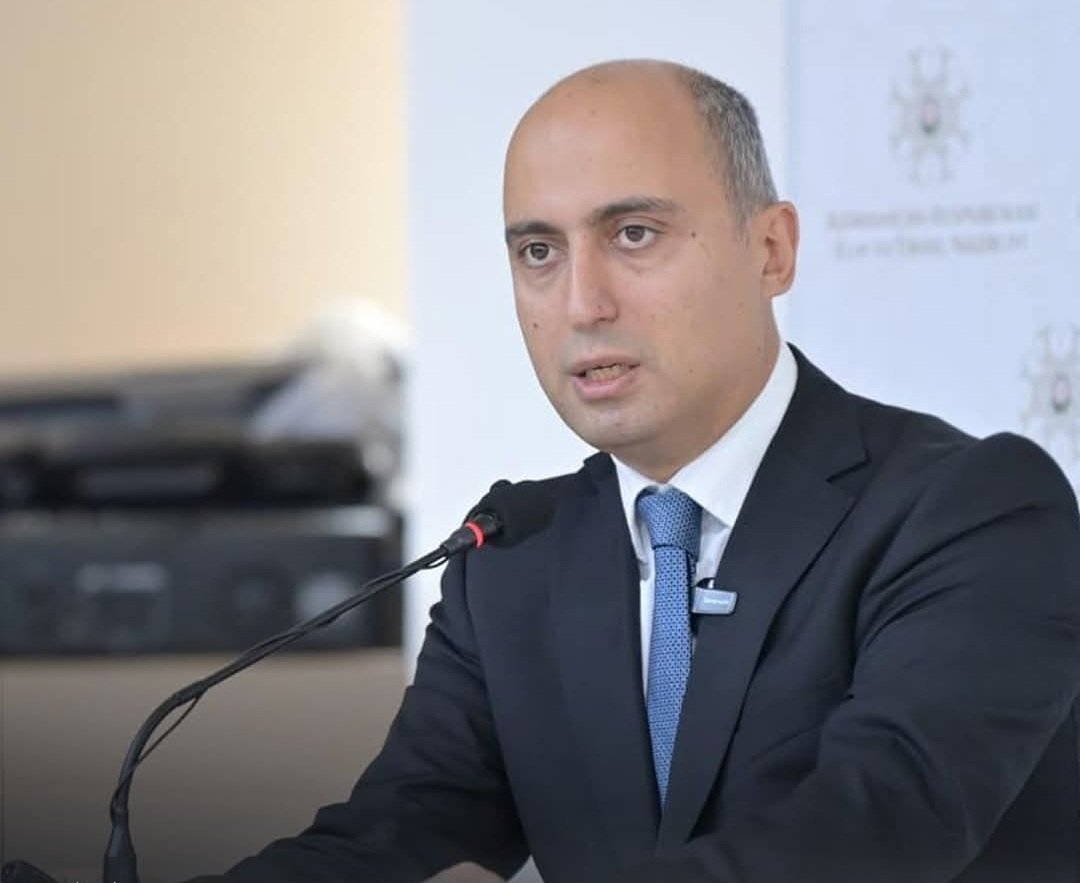 Emin Əmrullayev :  Büdcədəki artımlar təhsil işçilərinin yaxşılaşmasına xərclənibrifahın