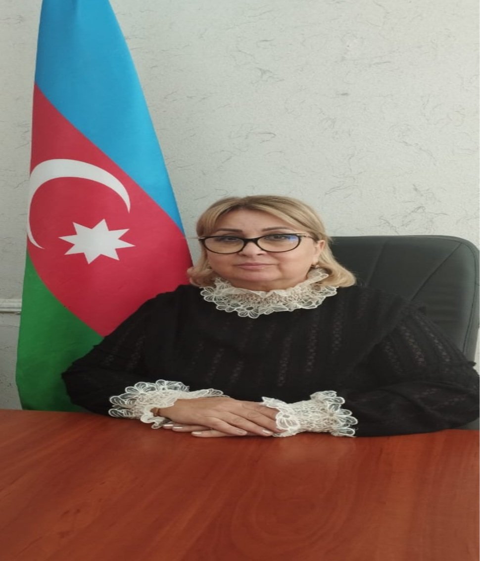 Bakı şəhəri 30 nömrəli tam orta  ümumtəhsil məktəbin direktoru Mehriban Poladova - "TƏHSİL FƏDAİSİ, ƏSL PEDAQOQ"