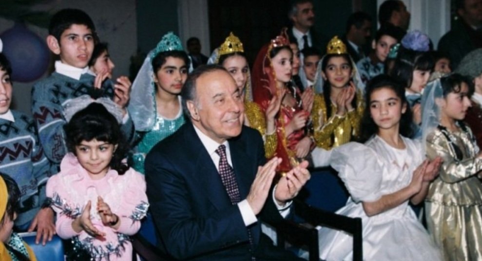 Heydər Əliyev uşaqların dünyasında