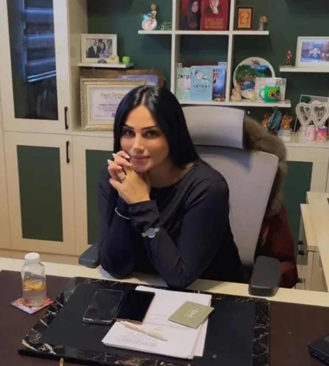 Gözəl İnsan, Əsl Ana , Savadlı Pedaqoq 346 nömrəli məktəbin direktoru Sədaqət Şükürova   Sədaqət Şükürova – gözəl insan, qayğıkeş ana və savadlı pedaqoq kimi hər zaman ətrafındakı insanların hörmətini qazanmış dəyərli bir ziyalıdır. Sədaqət Şükürova